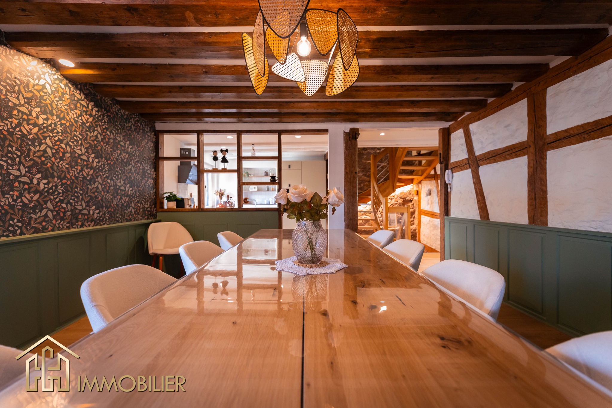 Salle à manger d’un gîte alsacien